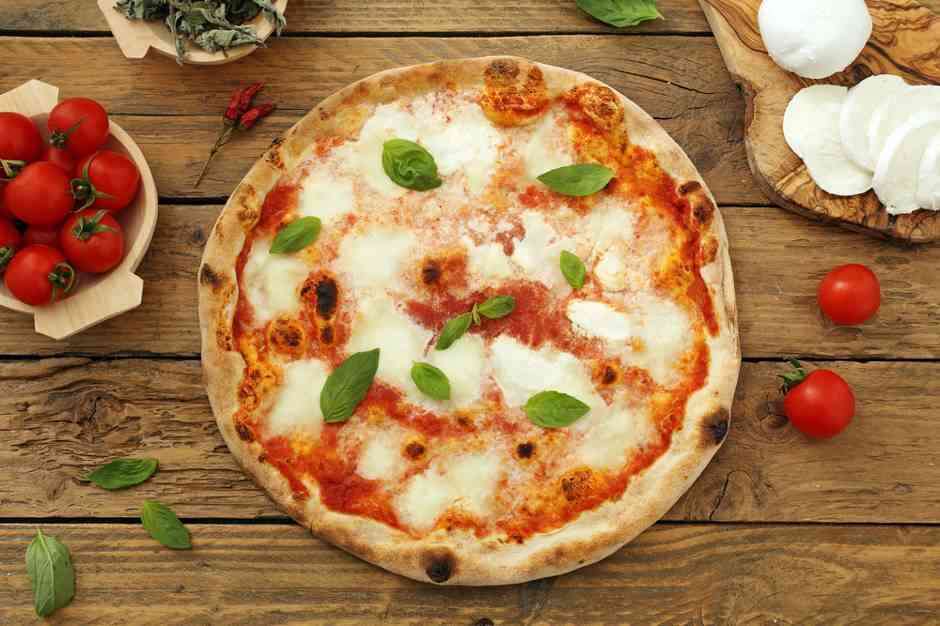 Pizza Napoletana bazylia mozzarella di bufala