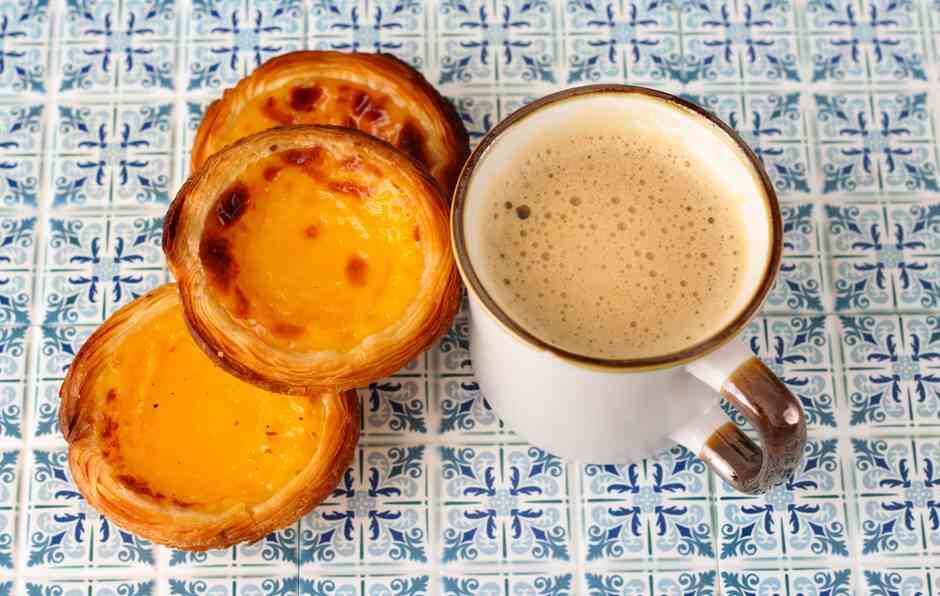 Pastel de nata tradycyjne portugalskie ciastko z budyniem