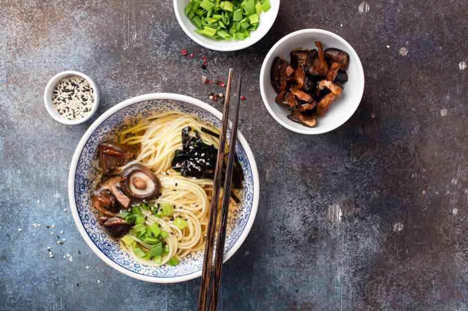 Ramen makaron z grzybami shiitake