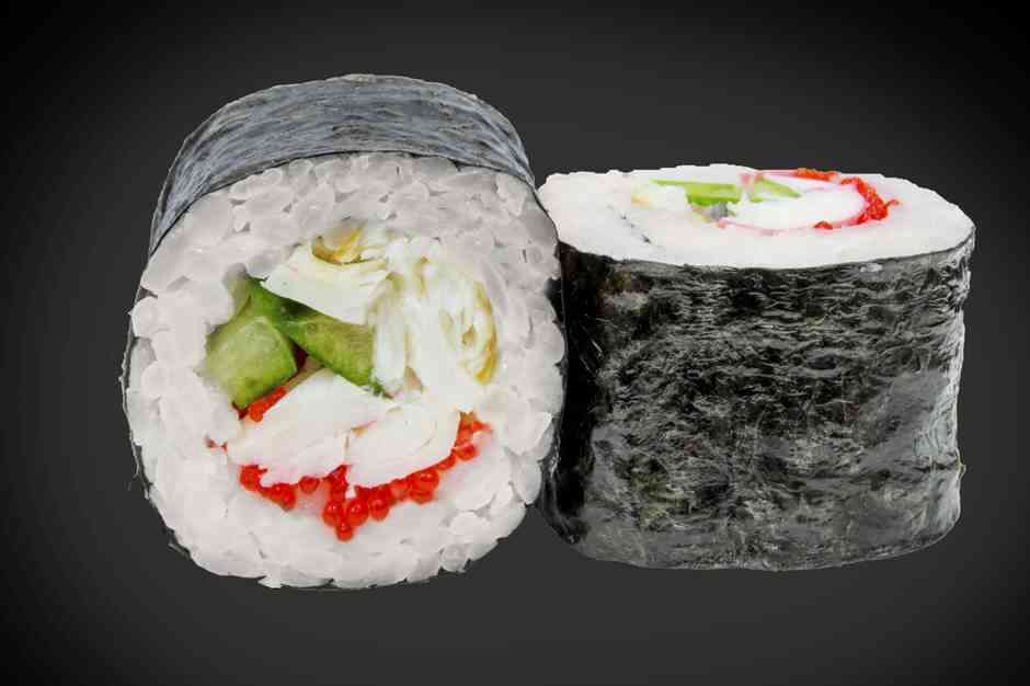 Dania kuchni japońskiej z ryżu sushi